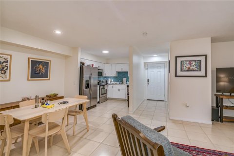 Condo in Tampa, Florida, 2 bedrooms  № 1681747 - photo 6