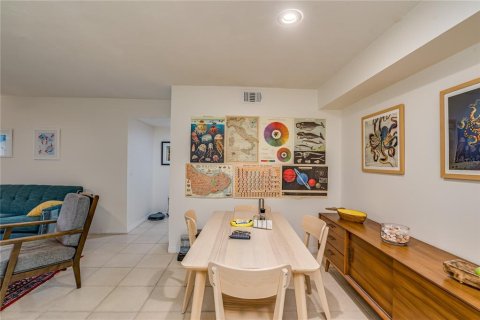 Condo in Tampa, Florida, 2 bedrooms  № 1681747 - photo 8