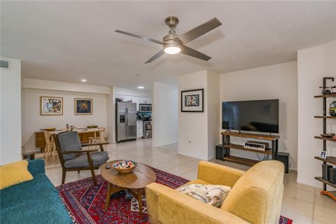 Condo in Tampa, Florida, 2 bedrooms  № 1681747 - photo 3