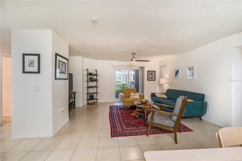 Condo in Tampa, Florida, 2 bedrooms  № 1681747 - photo 19