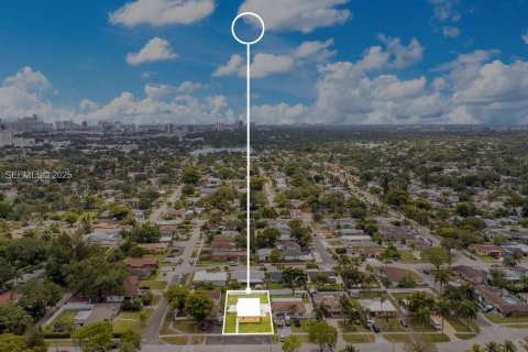 Commercial property in Hallandale Beach, Florida 159.42 sq.m. № 2055997 - photo 20