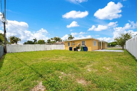 Commercial property in Hallandale Beach, Florida 159.42 sq.m. № 2055997 - photo 30
