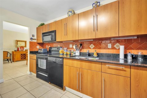 Condominio en alquiler en Hollywood, Florida, 1 dormitorio, 82.03 m2 № 1974505 - foto 18