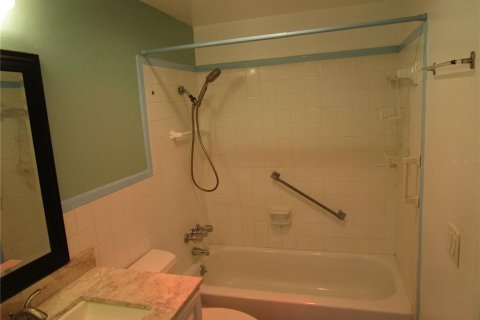 Condo in Saint Petersburg, Florida, 1 bedroom  № 1829510 - photo 19