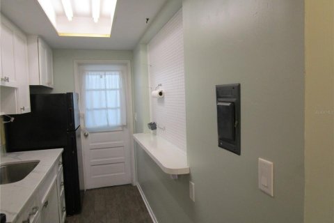Condo in Saint Petersburg, Florida, 1 bedroom  № 1829510 - photo 12