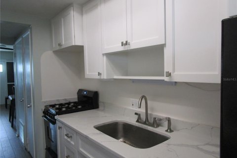 Condo in Saint Petersburg, Florida, 1 bedroom  № 1829510 - photo 9