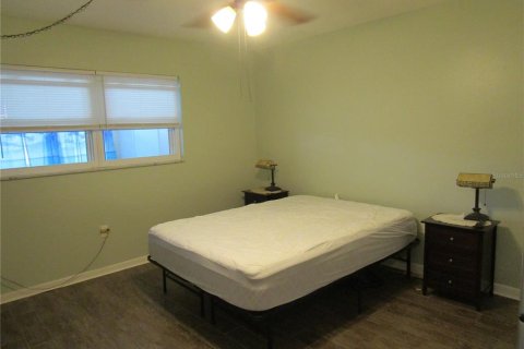 Condo in Saint Petersburg, Florida, 1 bedroom  № 1829510 - photo 13