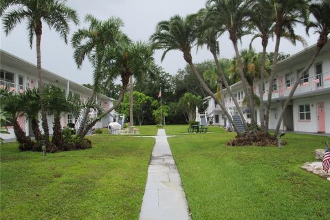 Condo in Saint Petersburg, Florida, 1 bedroom  № 1829510 - photo 24