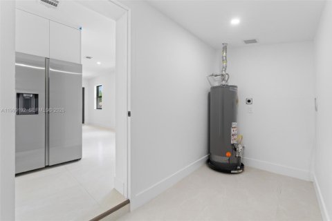 House in West Park, Florida 3 bedrooms, 102.38 sq.m. № 2067454 - photo 15