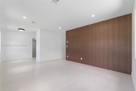 House in West Park, Florida 3 bedrooms, 102.38 sq.m. № 2067454 - photo 6