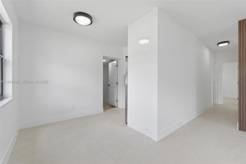 House in West Park, Florida 3 bedrooms, 102.38 sq.m. № 2067454 - photo 9