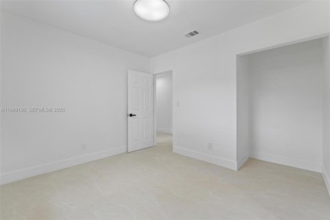 House in West Park, Florida 3 bedrooms, 102.38 sq.m. № 2067454 - photo 26