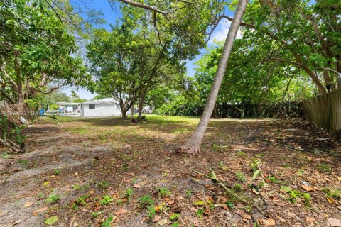 House in West Park, Florida 3 bedrooms, 102.38 sq.m. № 2067454 - photo 21