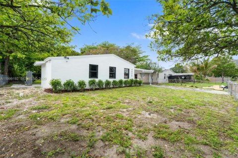 House in West Park, Florida 3 bedrooms, 102.38 sq.m. № 2067454 - photo 3