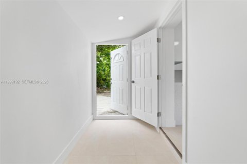 House in West Park, Florida 3 bedrooms, 102.38 sq.m. № 2067454 - photo 16