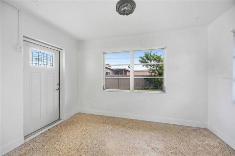 Villa ou maison à vendre à Sarasota, Floride: 2 chambres, 102.19 m2 № 2296501 - photo 21