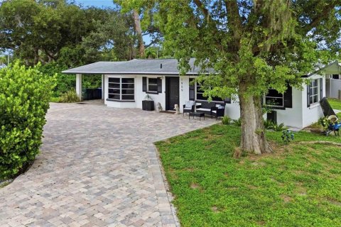 Villa ou maison à vendre à Sarasota, Floride: 2 chambres, 102.19 m2 № 2296501 - photo 6