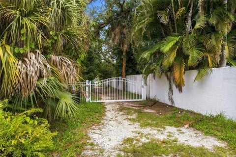 Villa ou maison à vendre à Sarasota, Floride: 2 chambres, 102.19 m2 № 2296501 - photo 28
