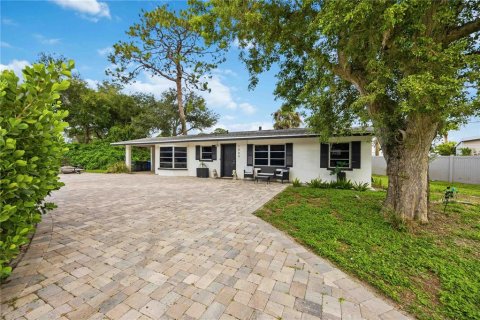 House in Sarasota, Florida 2 bedrooms, 102.19 sq.m. № 2296501