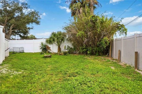 Villa ou maison à vendre à Sarasota, Floride: 2 chambres, 102.19 m2 № 2296501 - photo 26