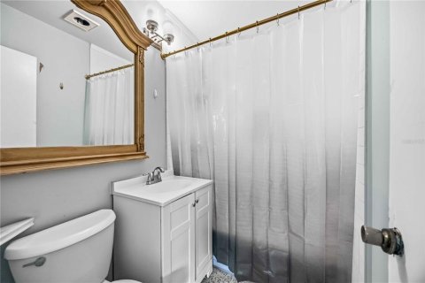 Villa ou maison à vendre à Sarasota, Floride: 2 chambres, 102.19 m2 № 2296501 - photo 20