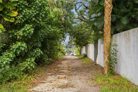 Villa ou maison à vendre à Sarasota, Floride: 2 chambres, 102.19 m2 № 2296501 - photo 27
