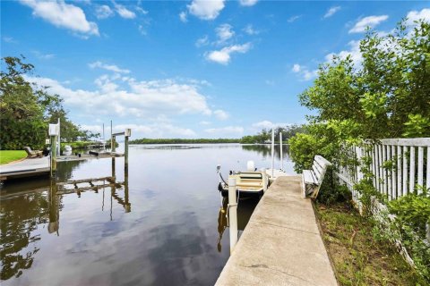 Villa ou maison à vendre à Sarasota, Floride: 2 chambres, 102.19 m2 № 2296501 - photo 5