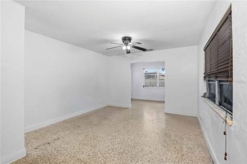 Villa ou maison à vendre à Sarasota, Floride: 2 chambres, 102.19 m2 № 2296501 - photo 10