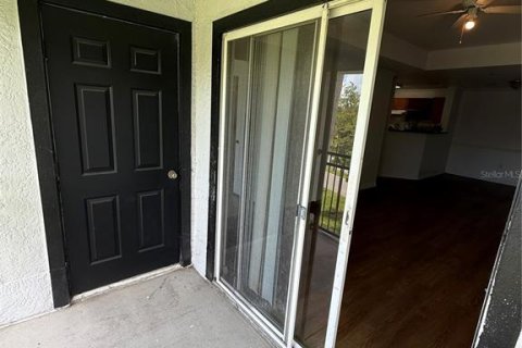 Condo in Orlando, Florida, 2 bedrooms  № 1835601 - photo 13