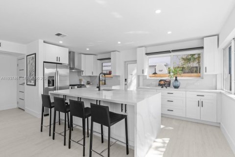 Купить виллу или дом в Майами-Бич, Флорида 3 спальни, 151.62м2, № 1995331 - фото 12