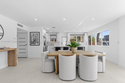 Купить виллу или дом в Майами-Бич, Флорида 3 спальни, 151.62м2, № 1995331 - фото 10