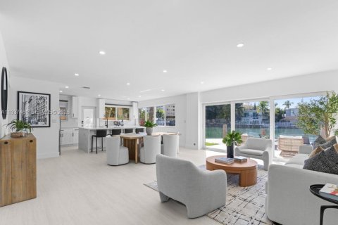 Купить виллу или дом в Майами-Бич, Флорида 3 спальни, 151.62м2, № 1995331 - фото 4