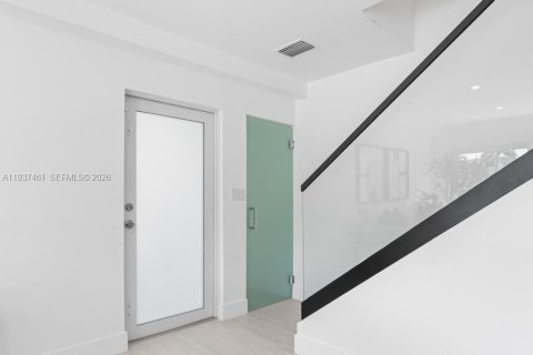 Купить виллу или дом в Майами-Бич, Флорида 3 спальни, 151.62м2, № 1995331 - фото 3