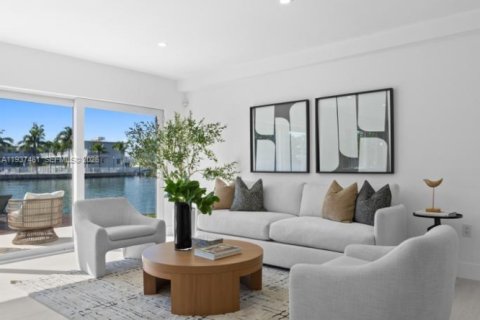 Купить виллу или дом в Майами-Бич, Флорида 3 спальни, 151.62м2, № 1995331 - фото 20