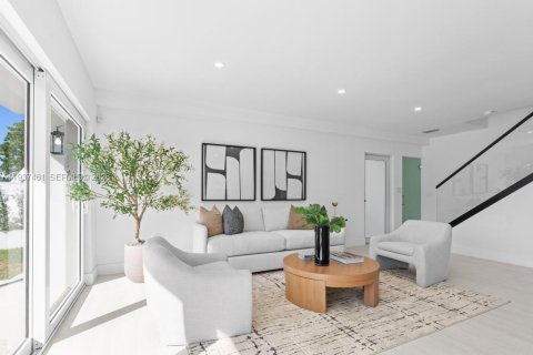 Купить виллу или дом в Майами-Бич, Флорида 3 спальни, 151.62м2, № 1995331 - фото 7