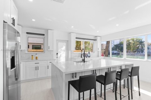 Купить виллу или дом в Майами-Бич, Флорида 3 спальни, 151.62м2, № 1995331 - фото 15