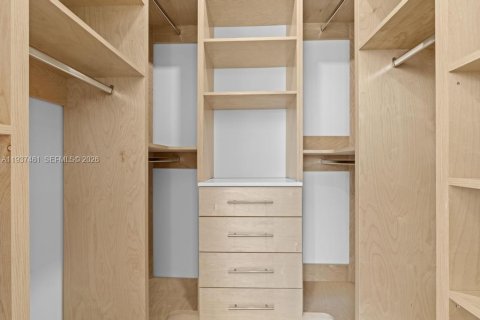 Купить виллу или дом в Майами-Бич, Флорида 3 спальни, 151.62м2, № 1995331 - фото 30