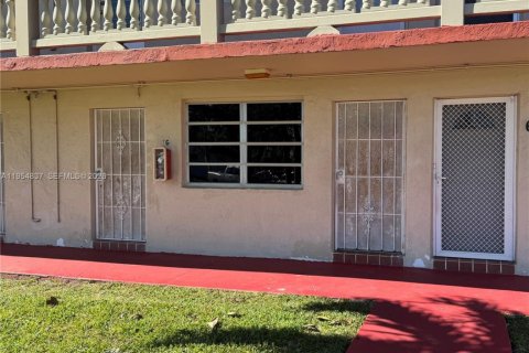 Copropriété à vendre à Miami Gardens, Floride: 1 chambre, 64.29 m2 № 2010708 - photo 3