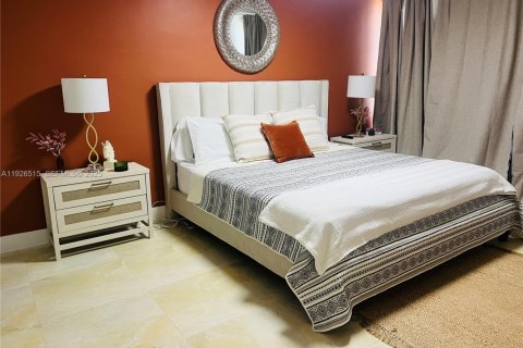 Condominio en alquiler en Miami Beach, Florida, 2 dormitorios, 89.19 m2 № 1986433 - foto 13