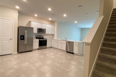 Townhouse in Winter Park, Florida 3 bedrooms, 177.16 sq.m. № 1885353 - photo 4