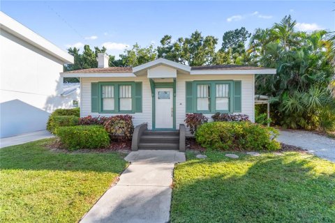 House in Sarasota, Florida 2 bedrooms, 89.09 sq.m. № 2330977