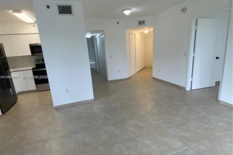 Apartamento en alquiler en Miami, Florida, 3 dormitorios, 109.35 m2 № 2031702 - foto 10