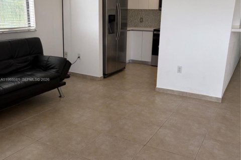 Apartamento en alquiler en Miami, Florida, 3 dormitorios, 109.35 m2 № 2031702 - foto 26
