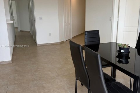 Apartamento en alquiler en Miami, Florida, 3 dormitorios, 109.35 m2 № 2031702 - foto 24