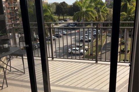 Apartamento en alquiler en Miami, Florida, 3 dormitorios, 109.35 m2 № 2031702 - foto 30