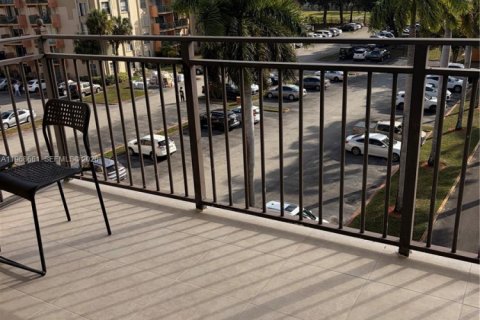 Apartamento en alquiler en Miami, Florida, 3 dormitorios, 109.35 m2 № 2031702 - foto 29