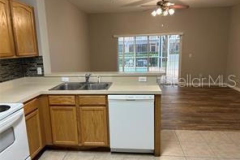 House in Clermont, Florida 3 bedrooms, 138.8 sq.m. № 2196142 - photo 8