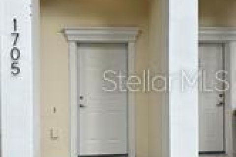 House in Clermont, Florida 3 bedrooms, 138.8 sq.m. № 2196142 - photo 3