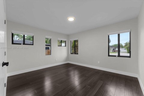 Villa ou maison à vendre à Miami Shores, Floride: 4 chambres, 271.46 m2 № 2171093 - photo 21
