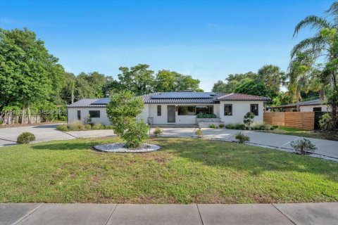Villa ou maison à vendre à Miami Shores, Floride: 4 chambres, 271.46 m2 № 2171093 - photo 2